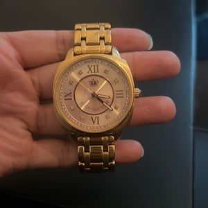 Needs battery - Juicy Couture rose gold watch